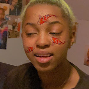 Meet your Posher, Tynia